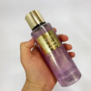 Парфюмированный спрей для тела Victoria's Secret Love Spell Shimmer 250 мл, original