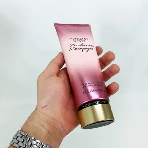 Лосьон для тела Victoria's Secret Strawberries Champagne 236 мл Original